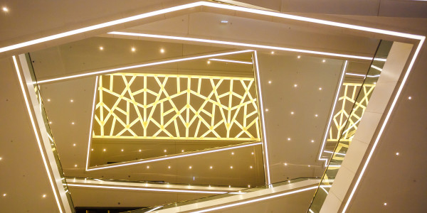 Reformas Integrales de Tiendas y Locales  Comerciales en Terrassa · Diseño e Instalación de Iluminación LED Eficiente